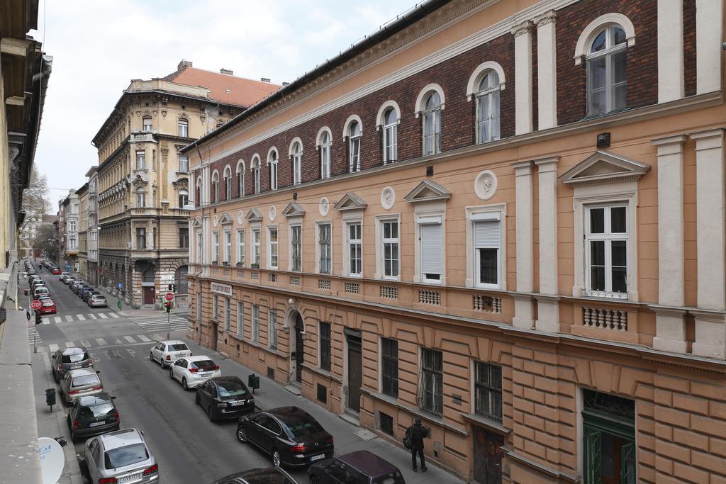 Thea / Free Parking Apartman *